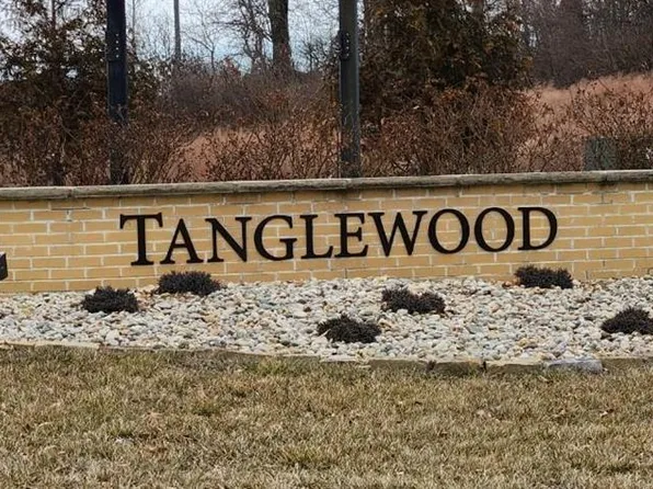 912 Half Moon Ln, Caseyville, IL 62232