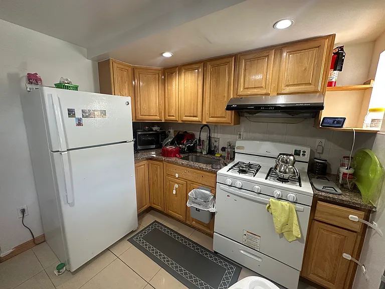 2323 E 16th St #1 — Photo 1