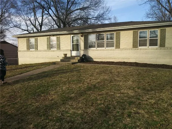 6730 NE Ridgeway Ave, Kansas City, MO 64119