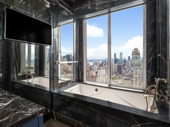 200 East 69th Street image 11 of 29