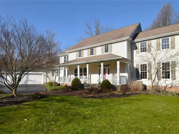 401 Reserve Trl, Chagrin Falls, OH 44022