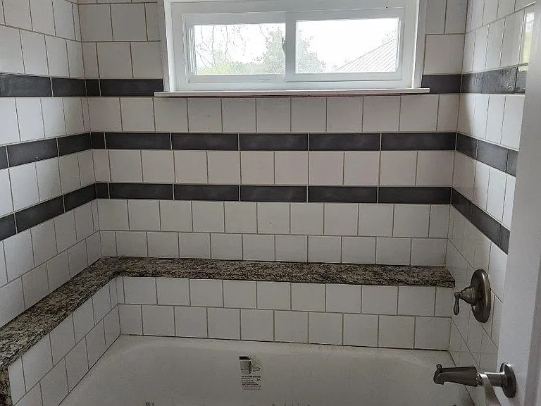 106 Andrews Ave N — Photo 2