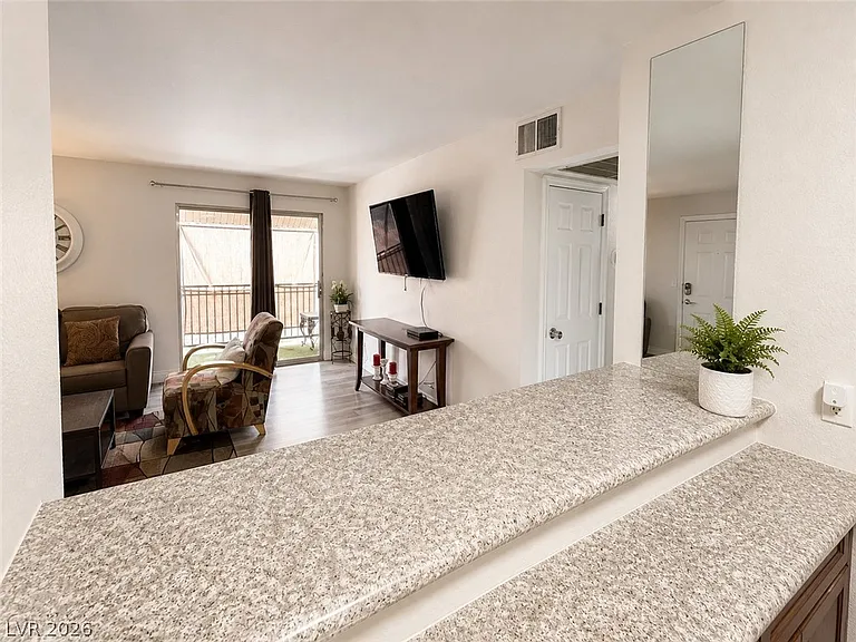 5026 River Glen Dr #162 — Photo 9