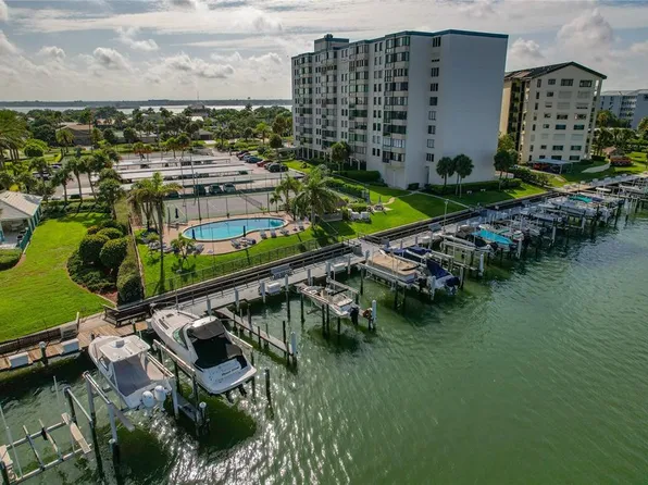 660 Island Way APT 301, Clearwater, FL 33767