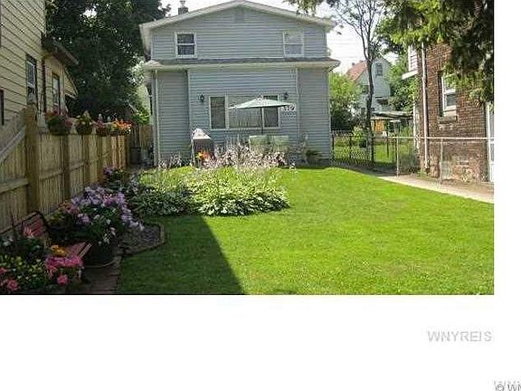 3rd image of 379 Spruce Ave