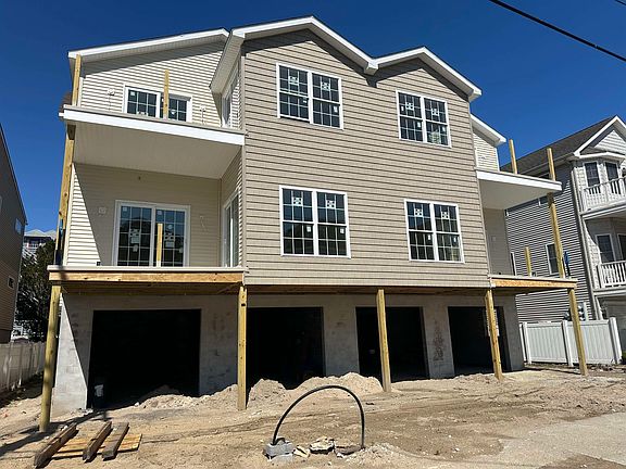 4th image of 121 E Maple Ave #3