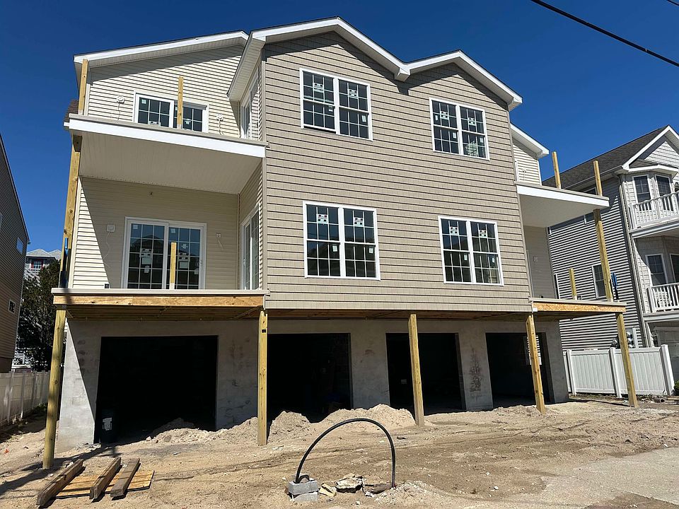 1st image of 121 E Maple Ave #2
