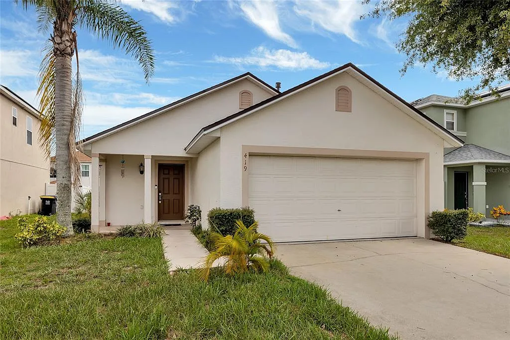 3 bed, 2.0 bath, 1230 sqft, $2,400 — Photo 2