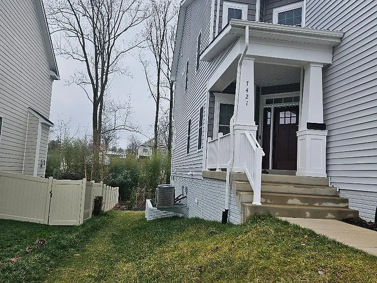 7421 Bethune St — Photo 9