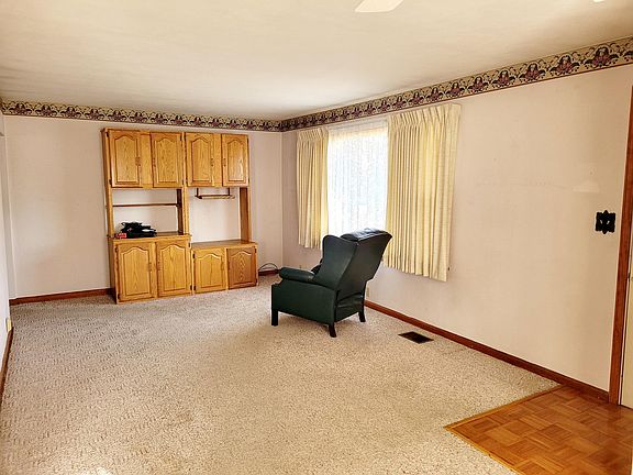 5th image of 478 Midland Dr