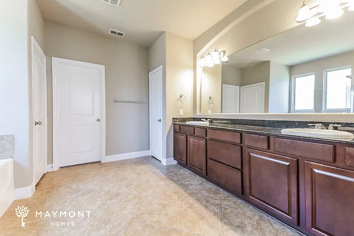 604 Kinghaven Dr — Photo 11