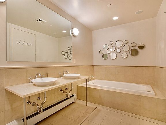 5th image of 532 W 22nd St APT 4C
