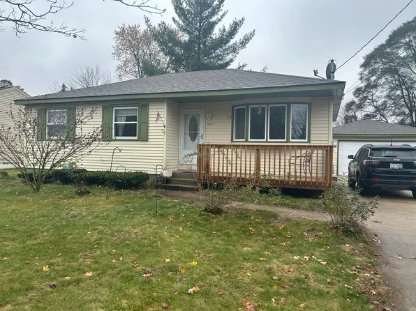 5437 Claudia Ave SE, Kentwood, MI 49548