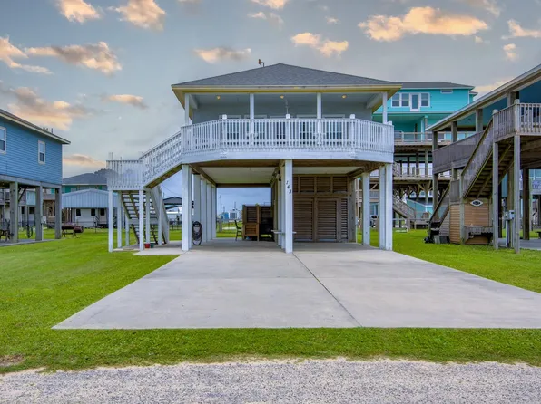 143 Ocean View Dr, Crystal Beach, TX 77650