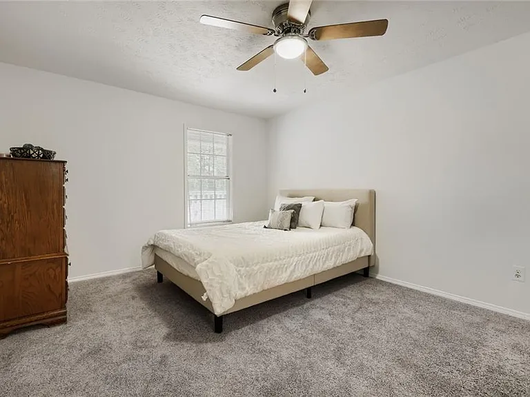 905 Augusta Dr — Photo 12