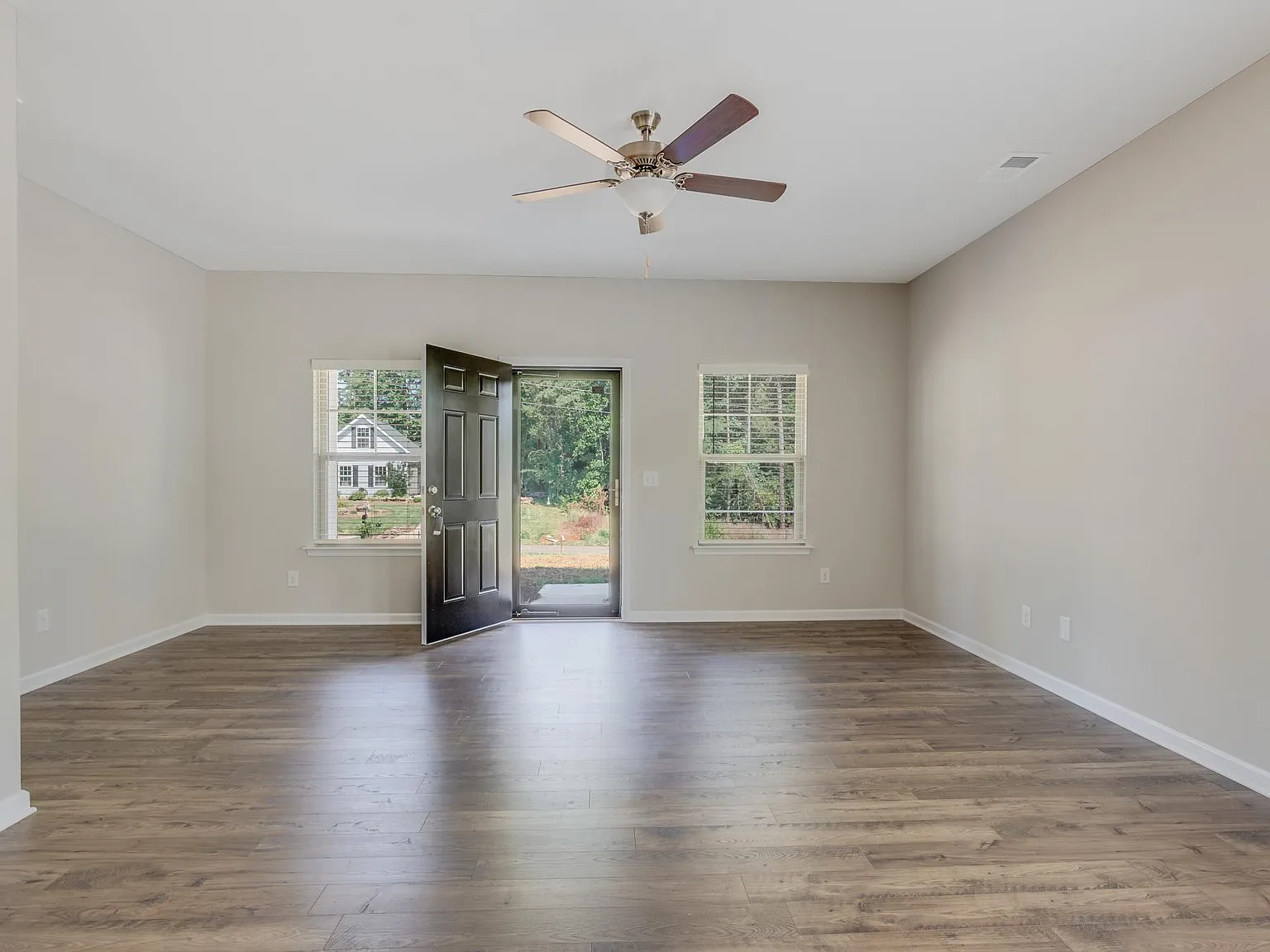 7450 O'Hara St — Photo 4