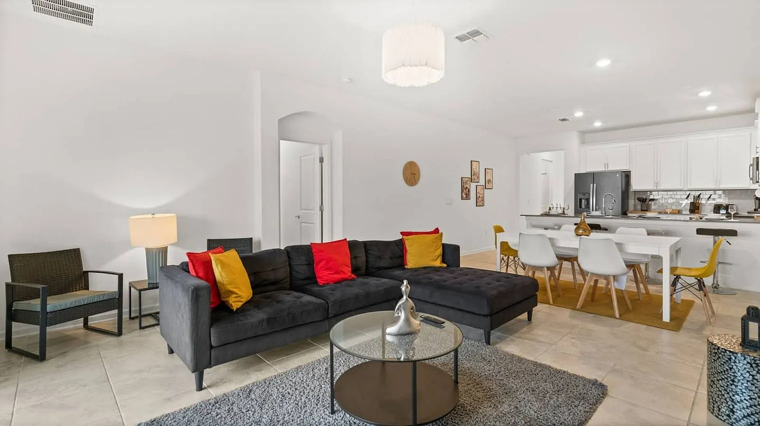 3 bed, 2.0 bath, 1539 sqft, $2,773 — Photo 4