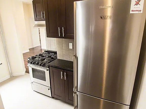 2nd image of 121 Saint Marks Pl APT 13