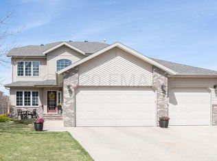 3594 Woodbury Park Dr S, Fargo, ND 58103