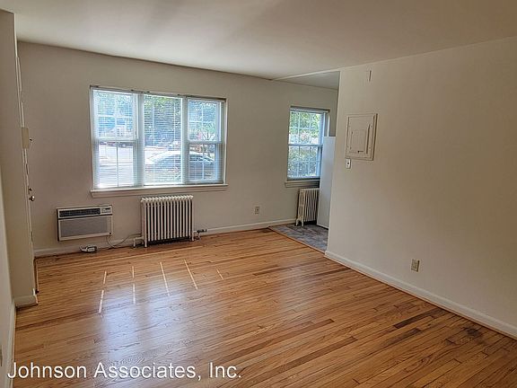3rd image of 49 N Bedford St APT 1