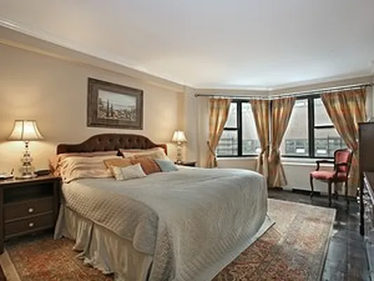 Sold by Corcoran | media 14