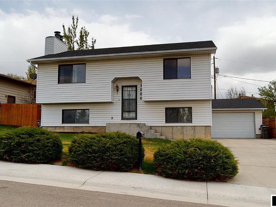 1st image of 1286 James Dr