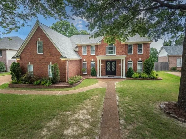 566 Green Oaks Ln, Collierville, TN 38017