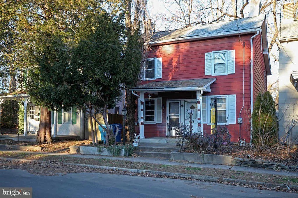 165 Washington St photo 1