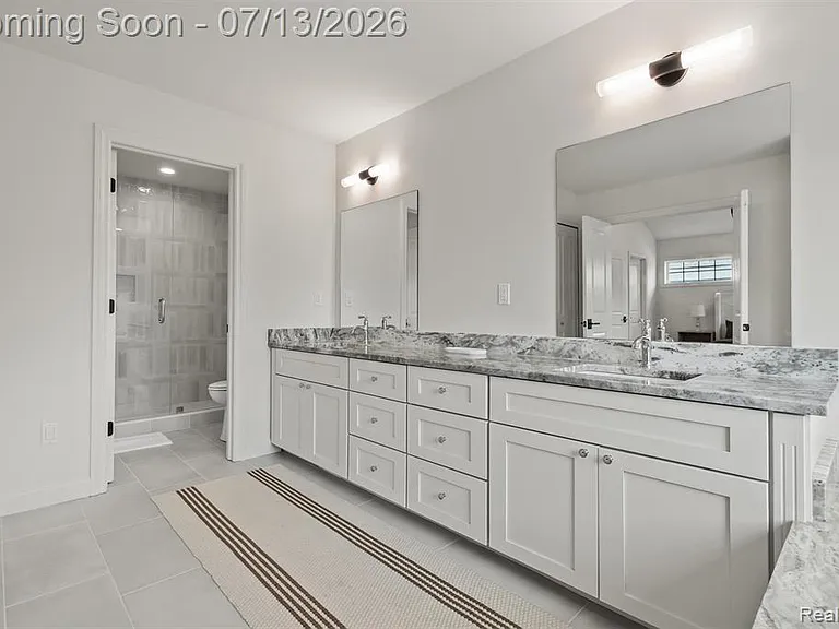 1049 Chapin Ave — Photo 23