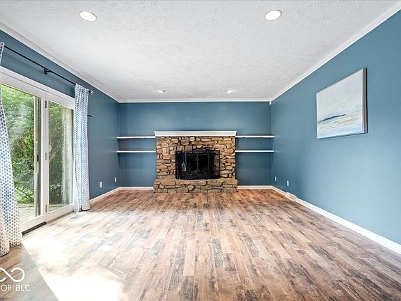 4th image of 9131 Woodbridge Ct