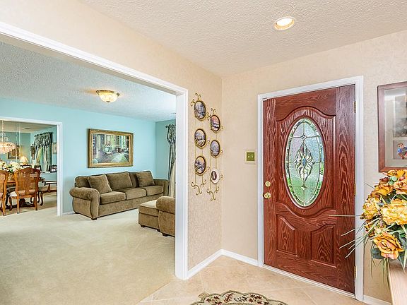 2nd image of 2913 Sugar Wood Dr
