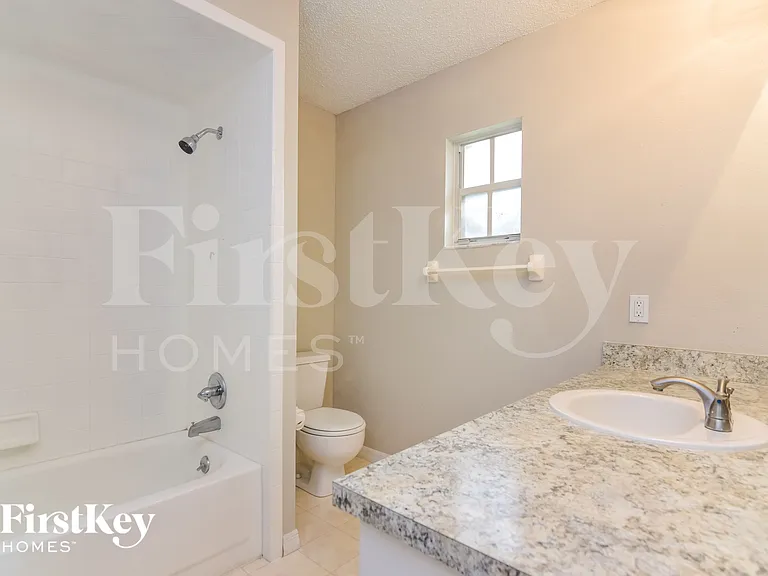 1719 Sandalwood Cir SW — Photo 10