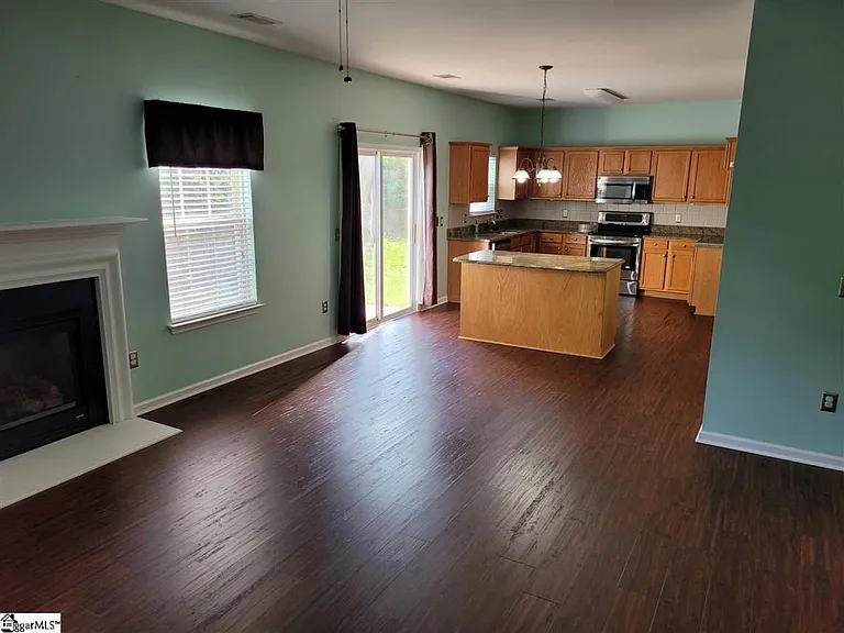 206 Chartwell Dr — Photo 5