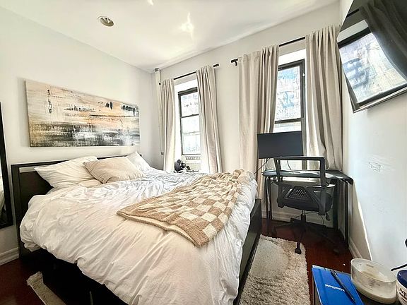 3rd image of 70-80 Kenmare St #15A