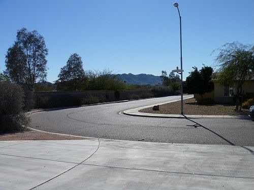 3rd image of 3250 E Sunnyside Dr