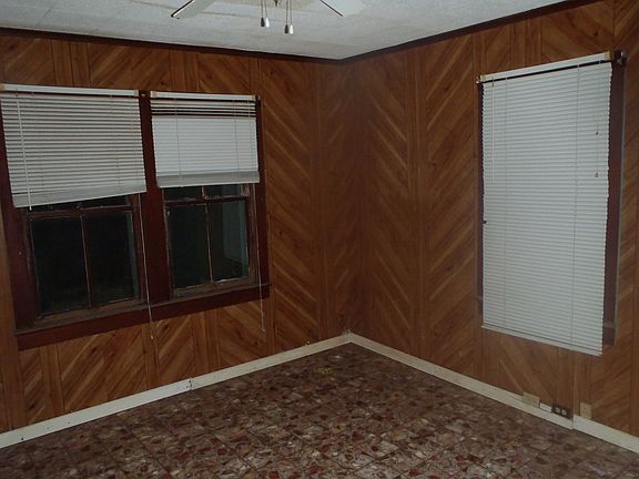 4th image of 701 Carl C Foulcard Dr