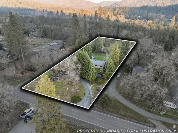 7994 E Evans Creek Rd, Rogue River, OR 97537