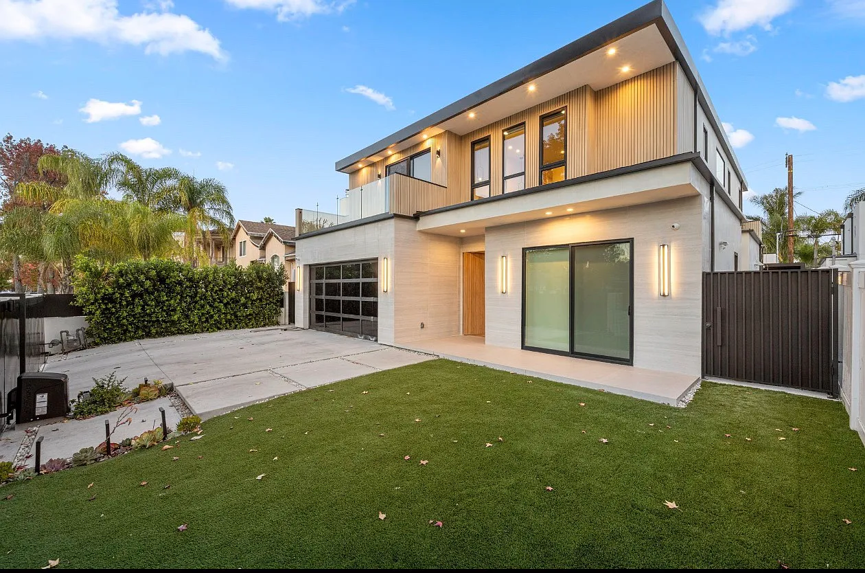 Lindley Ave, Encino — Photo 3
