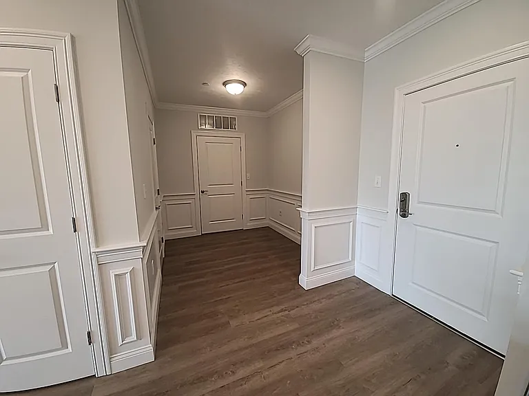 320 Middlesex Ave #B303 — Photo 18