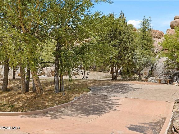 3rd image of 7 E Boulder Creek Ln
