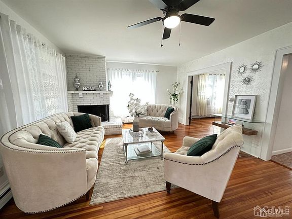 4th image of 430 Portia St