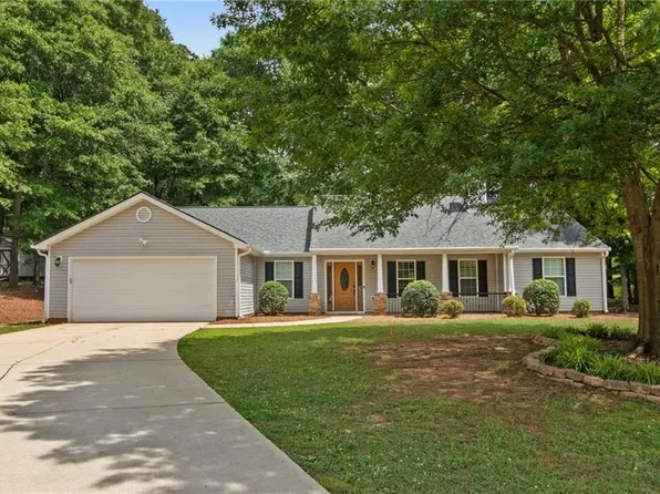 1374 Lance Cir, Winder, GA 30680