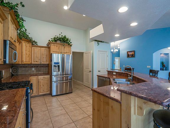 4th image of 145 N Mall Dr Unit 4