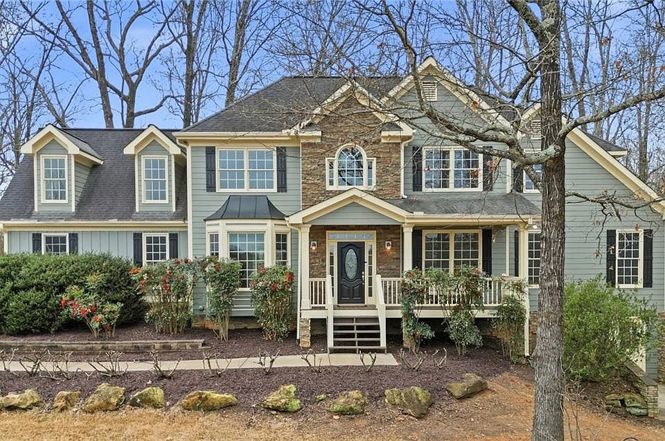 1st image of 134 Royal Oaks Dr