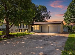 3401 NE 67th St, Kansas City, MO 64119