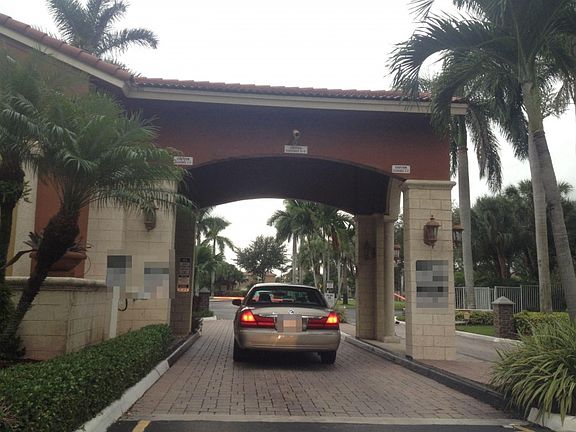 3rd image of 3850 SW 51st St