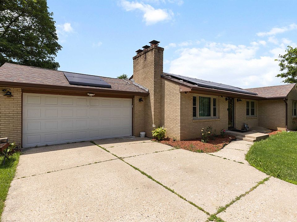1st image of 320 Dawn Ave