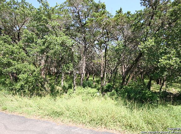 3rd image of 107 Fawn Dr