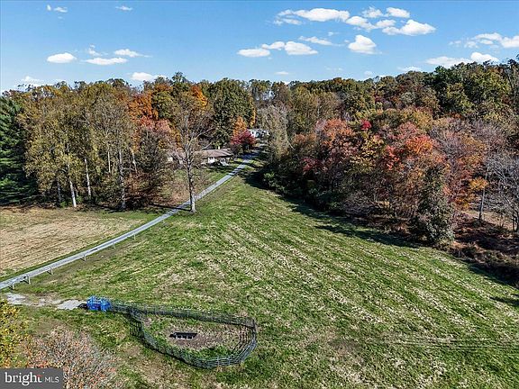 2nd image of 202 Creek Rd