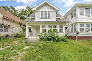 4 bed, 1.0 bath, 1529 sqft, $1,400 — Photo 1